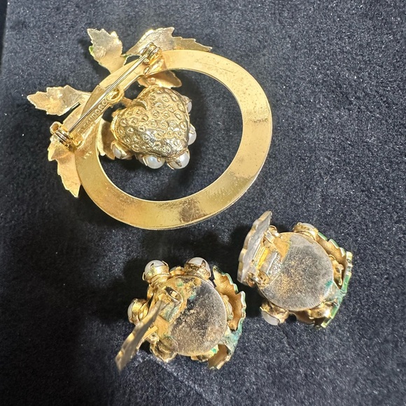 🚨RARE🔥: Vtg Sandor Pearl Cluster Accent Brooch & Earring Set - Picture 9 of 12
